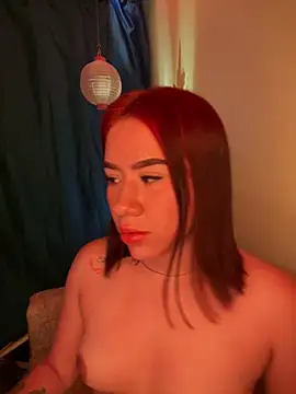 Snapshot of Im_Valen_Cute chatting on 02.03.25 Im Valen Cute online show from 02.03.25