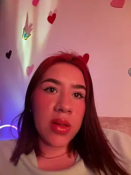 Snapshot of Im_Valen_Cute chatting on 02.07.25 Im Valen Cute online show from 02.07.25