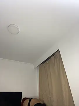 Snapshot of Im_Valen_Cute chatting on 02.23.25 Im Valen Cute online show from 02.23.25