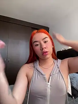 Snapshot of Im_Valen_Cute chatting on 02.24.25 Im Valen Cute online show from 02.24.25