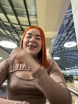 Snapshot of Im_Valen_Cute chatting on 02.25.25 Im Valen Cute online show from 02.25.25