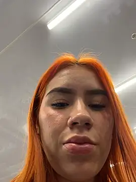 Snapshot of Im_Valen_Cute chatting on 02.25.25 Im Valen Cute online show from 02.25.25