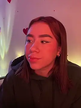 Snapshot of Im_Valen_Cute chatting on 03.21.25 Im Valen Cute online show from 03.21.25