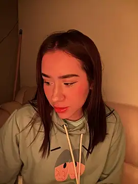 Snapshot of Im_Valen_Cute chatting on 09.19.25 Im Valen Cute online show from 09.19.25