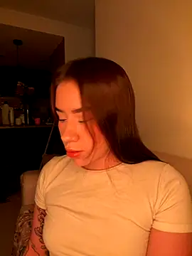 Snapshot of Im_Valen_Cute chatting on 09.25.25 Im Valen Cute online show from 09.25.25