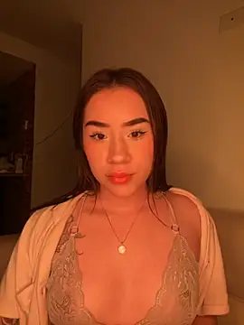 Snapshot of Im_Valen_Cute chatting on 09.28.25 Im Valen Cute online show from 09.28.25