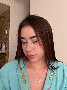 Snapshot of Im_Valen_Cute chatting on 10.01.25 Im Valen Cute online show from 10.01.25