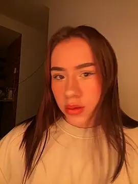 Snapshot of Im_Valen_Cute chatting on 10.08.25 Im Valen Cute online show from 10.08.25