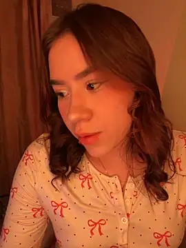 Snapshot of Im_Valen_Cute chatting on 10.18.25 Im Valen Cute online show from 10.18.25