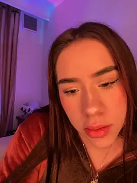 Snapshot of Im_Valen_Cute chatting on 10.23.25 Im Valen Cute online show from 10.23.25