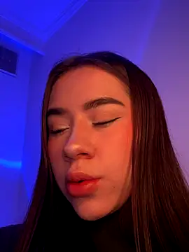 Snapshot of Im_Valen_Cute chatting on 10.25.25 Im Valen Cute online show from 10.25.25