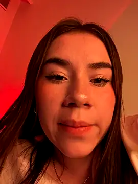 Snapshot of Im_Valen_Cute chatting on 10.29.25 Im Valen Cute online show from 10.29.25