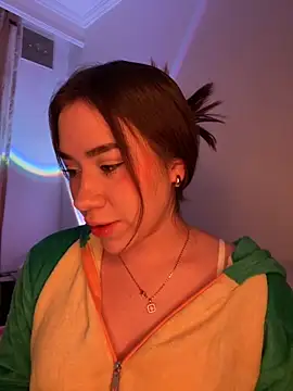 Snapshot of Im_Valen_Cute chatting on 10.31.25 Im Valen Cute online show from 10.31.25