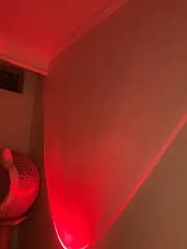 Snapshot of Im_Valen_Cute chatting on 11.29.25 Im Valen Cute online show from 11.29.25