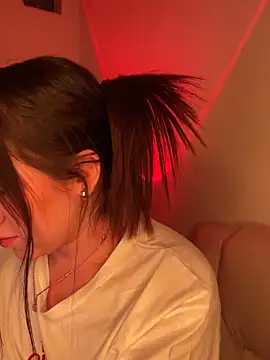 Snapshot of Im_Valen_Cute chatting on 12.03.25 Im Valen Cute online show from 12.03.25