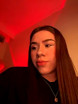 Snapshot of Im_Valen_Cute chatting on 12.04.25 Im Valen Cute online show from 12.04.25