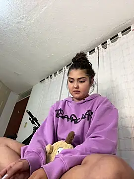 Snapshot of gabbyfoox chatting on 12.13.24 gabbyfoox online show from 12.13.24