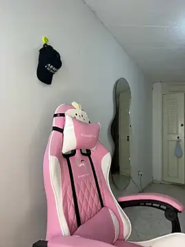 Snapshot of gabbyfoox chatting on 01.05.25 gabbyfoox online show from 01.05.25