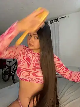 Snapshot of gabbyfoox chatting on 01.05.25 gabbyfoox online show from 01.05.25