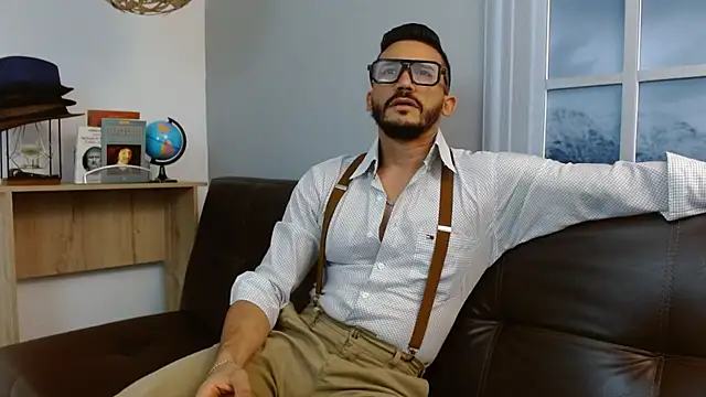 Reiko 85  online show from 03.15.25