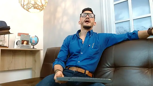 Reiko 85  online show from 03.21.25