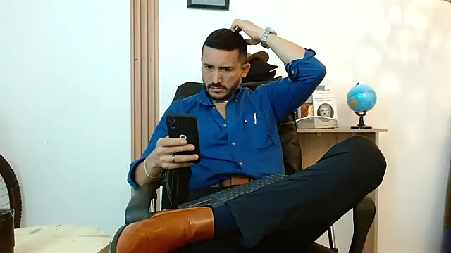 Reiko 85  online show from 09.26.25