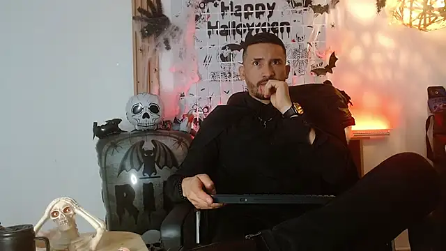 Reiko 85  online show from 10.24.25