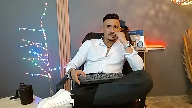 Reiko 85  online show from 02.10.26