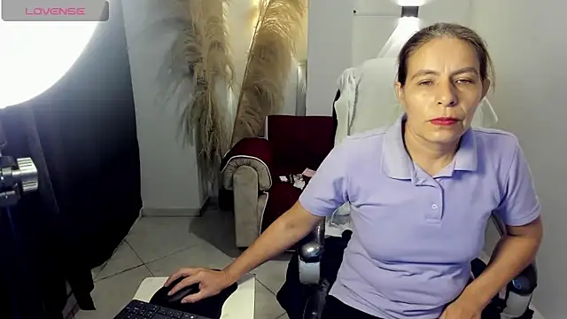 Milf karlye online show from 04.25.26