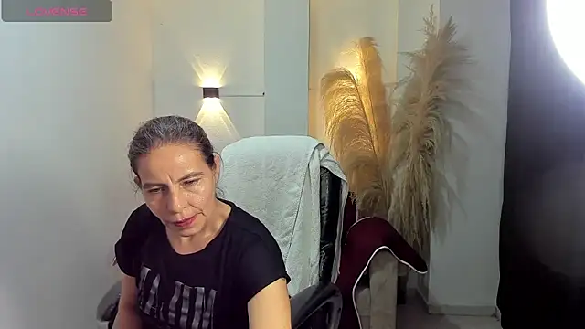 Milf karlye online show from 06.13.26