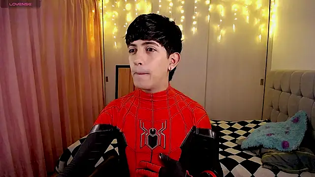 Snapshot of teobowny_ chatting on 12.15.24 teobowny online show from 12.15.24