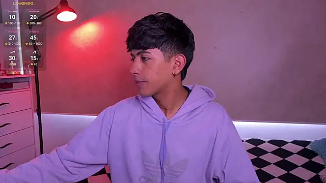 Snapshot of teobowny_ chatting on 10.07.25 teobowny online show from 10.07.25