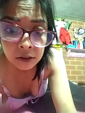 Snapshot of Vanessagirld chatting on 12.17.24 Vanessagirld online show from 12.17.24