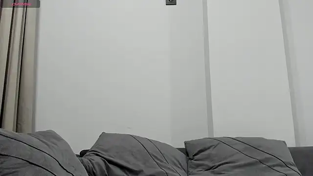 Snapshot of aenie chatting on 02.01.25 aenie online show from 02.01.25