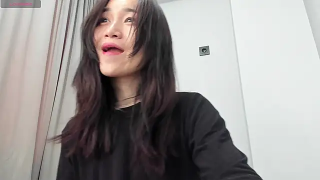 Snapshot of aenie chatting on 02.03.25 aenie online show from 02.03.25