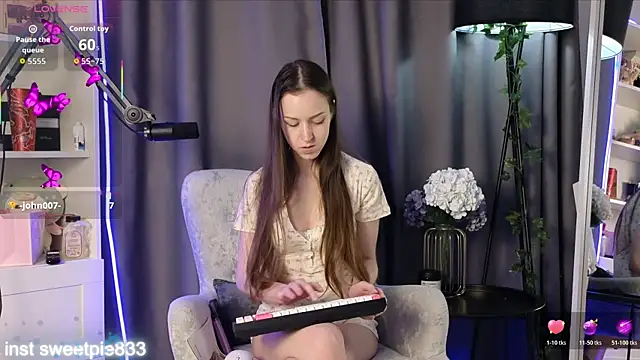 Snapshot of Anal_Girl_ chatting on 05.11.26 Anal Girl online show from 05.11.26