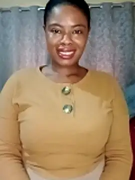 Snapshot of Luciouslips00 chatting on 11.10.25 Luciouslips00 online show from 11.10.25