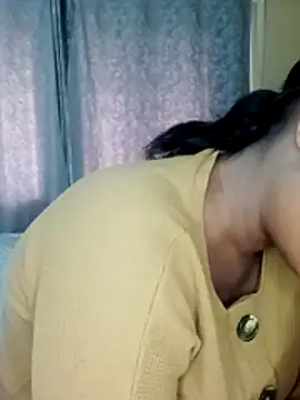 Snapshot of Luciouslips00 chatting on 11.24.25 Luciouslips00 online show from 11.24.25