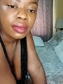 Snapshot of Luciouslips00 chatting on 11.28.25 Luciouslips00 online show from 11.28.25