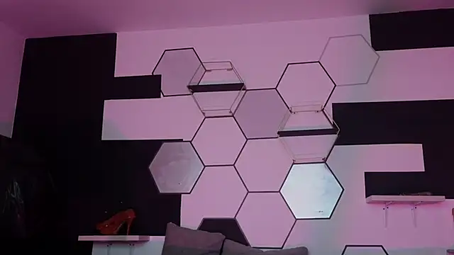 haileycat online show from 02.23.25