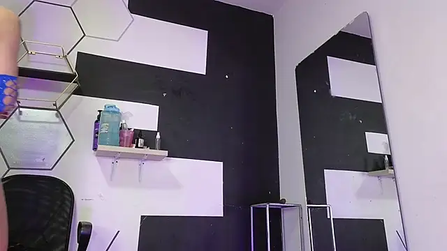 haileycat online show from 10.10.25