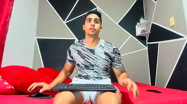 Snapshot of astrom_greyy chatting on 03.10.25 astrom greyy online show from 03.10.25