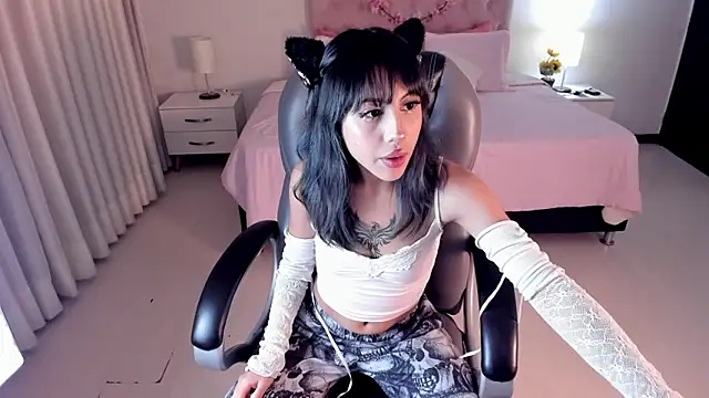 Kitty Pam online show from 02.18.25