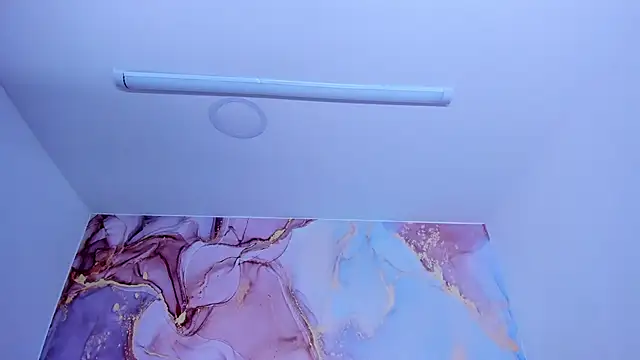 Snapshot of LizzMartin chatting on 01.21.25 LizzMartin online show from 01.21.25