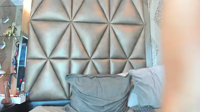 Corina Taylor  online show from 10.09.25