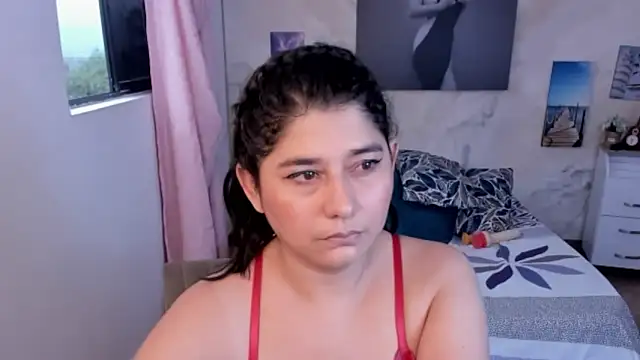alinabozz1 online show from 04.30.26