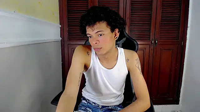 Snapshot of rose_Skinny_ chatting on 09.28.25 rose Skinny  online show from 09.28.25