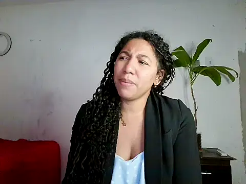 Snapshot of bellacrespalatina chatting on 07.28.26 bellacrespalatina online show from 07.28.26