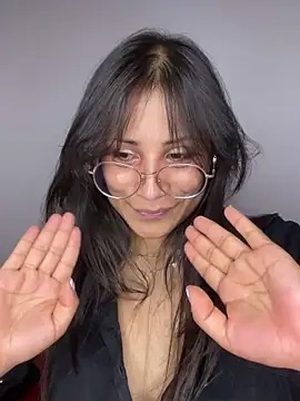 Jade Zephyra online show from 02.18.25