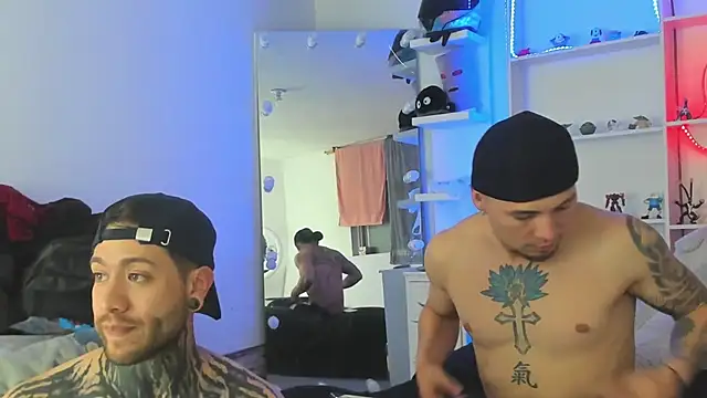 Snapshot of _tatho_perovich_ chatting on 12.23.24 tatho perovich online show from 12.23.24